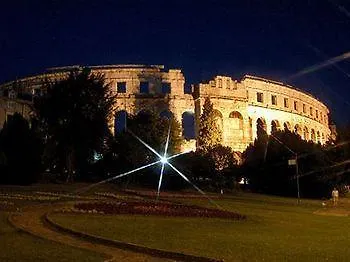 Riviera Penzion 2*
