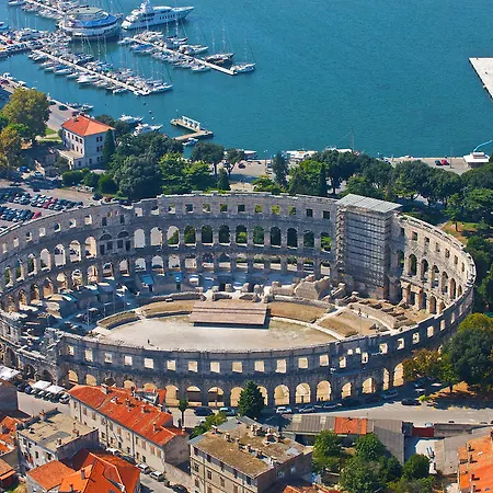 Riviera Penzion