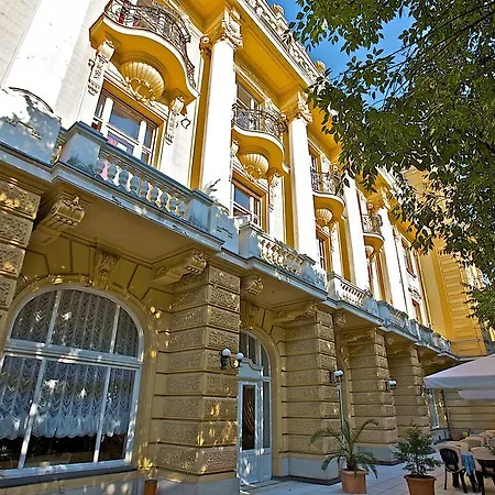 Riviera Gostinjska kuća 2*